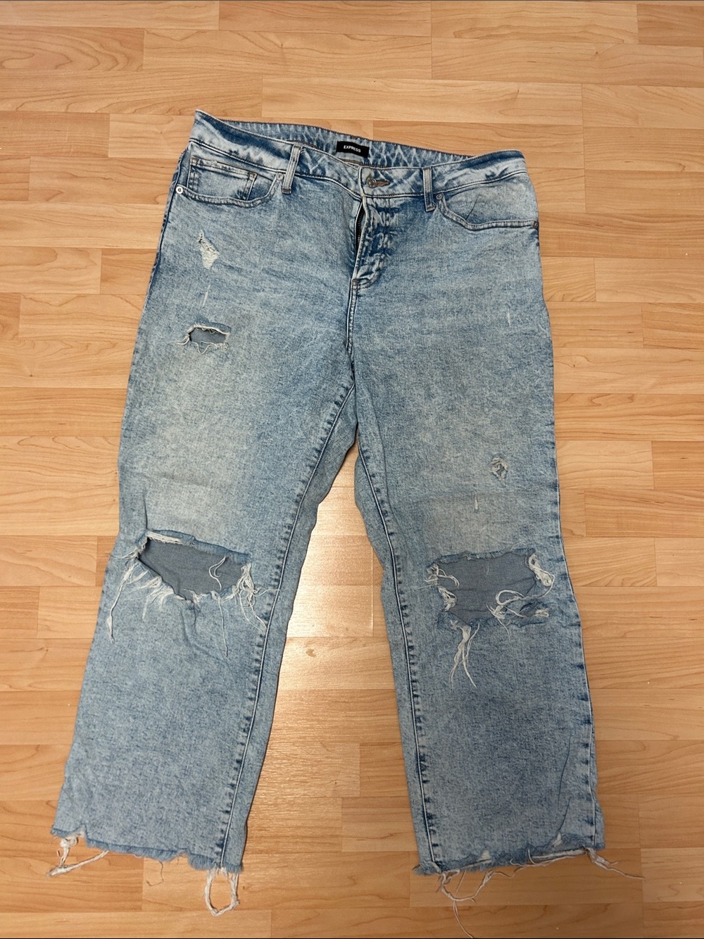Express Light Blue Distressed Cropped 90’s Bootcut Jeans